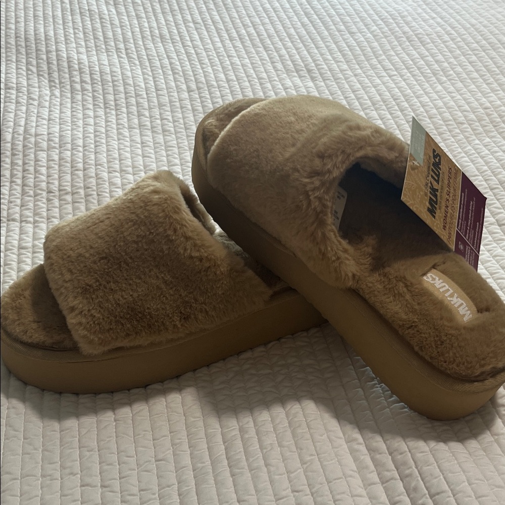 MukLuks Tan Fuzzy Slide Slippers